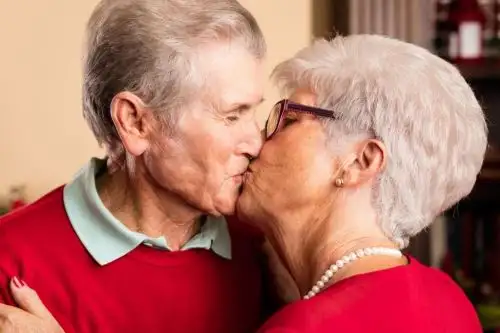 Adulto mayor, pareja amor