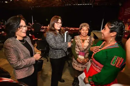 La Tercera Reunión de la Conferencia Regional de Población y Desarrollo, que se realiza en Lima, congregó a distintas autoridades de la región de Latinoamérica y el Caribe, encargadas de liderar políticas que garanticen el bienestar de las poblaciones de sus países, a quienes se sumaron jóvenes representantes de los pueblos indígenas del Perú.