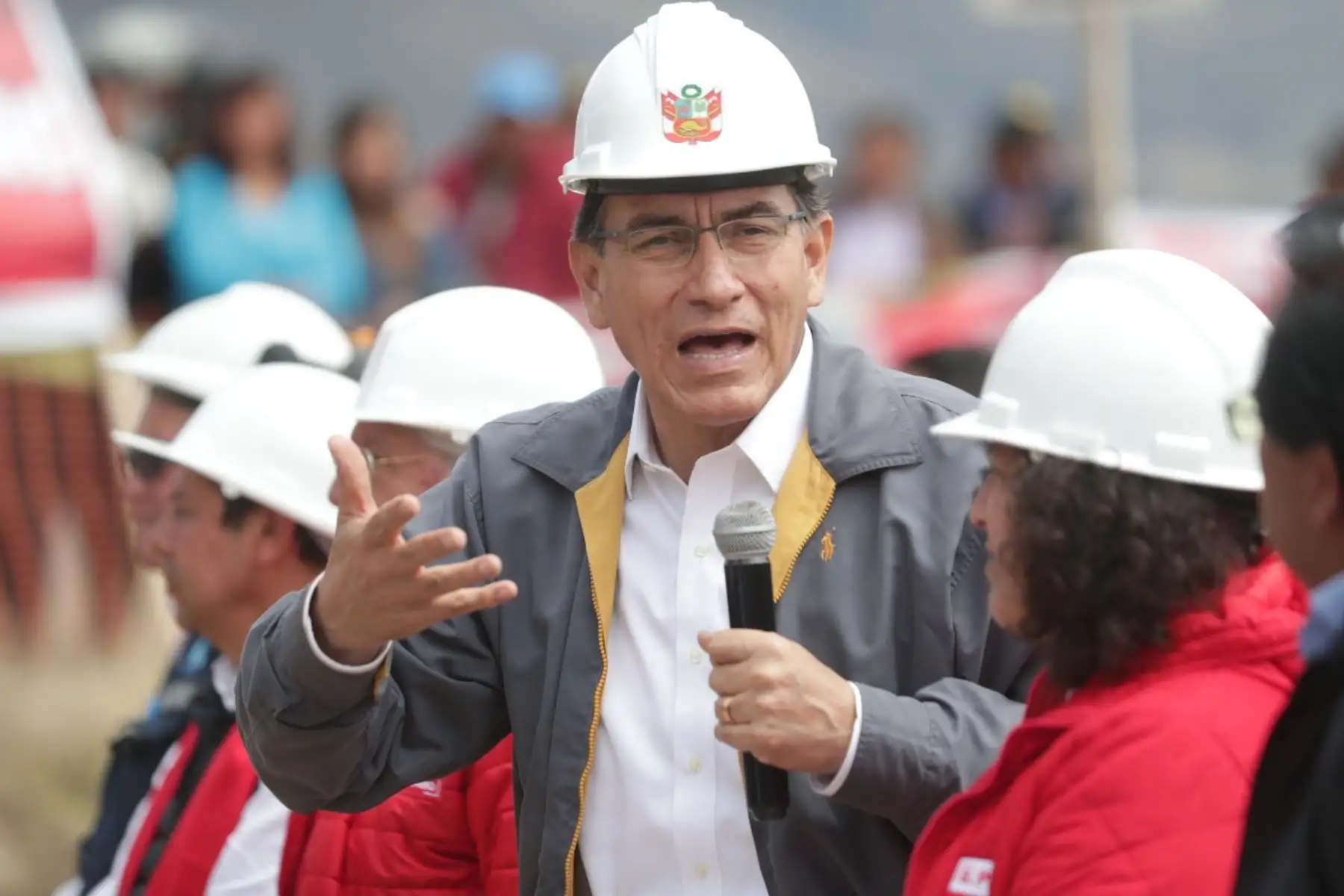 Presidente de la República, Martín Vizcarra,  inspecciona las obras de mejoramiento y ampliación de los sistemas de agua potable y alcantarillado de la ciudad de Abancay. Esta obra cuenta con una inversión de más de S/ 74 millones y beneficiará a más de 63 mil habitantes de la región.Foto: ANDINA/Prensa Presidencia
