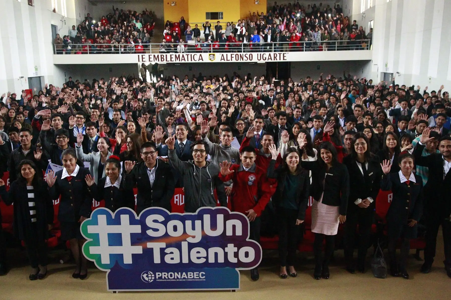 Ministro de Educación, Daniel Alfaro  participa en la ceremonia de Bienvenida a más de 1800 jóvenes becarios ganadores de Beca 18 que realizarán estudios en institutos y universidades.Foto: ANDINA/Eddy Ramos