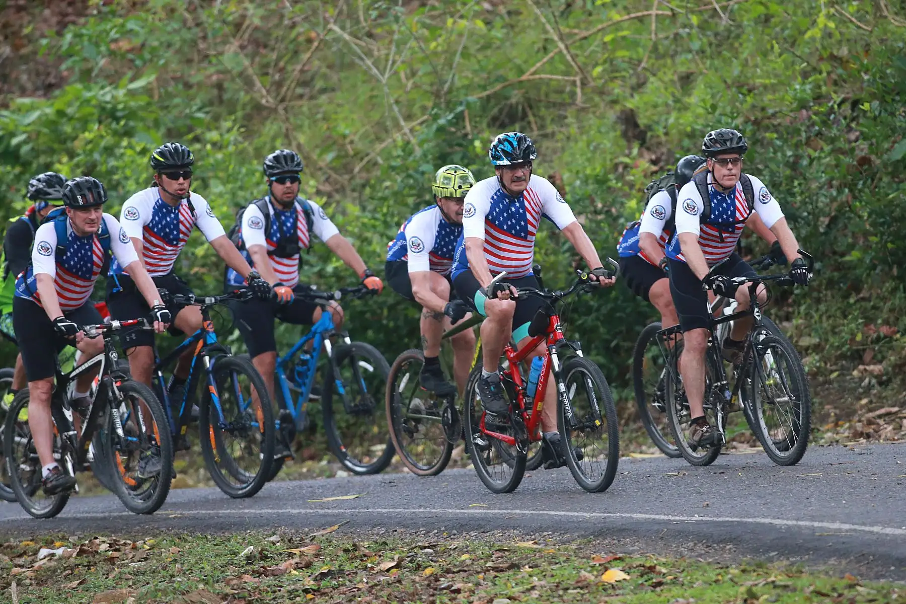 Embajador de los Estados Unidos Krishna R. Urs cumple segundo día de visita en Tarapoto en donde realiza una jornada de dos días recorriendo la ciudad y sus alrededores en bicicleta junto a una comitiva, con el fin de promover el deporte, la vida saludable sin drogas y el uso de bicicleta como medio de transporte alternativo. Foto: ANDINA/Vidal Tarqui