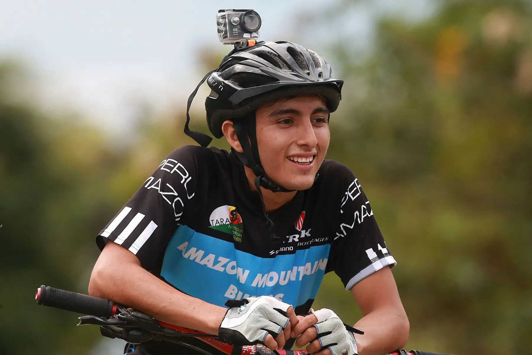 Embajador de los Estados Unidos Krishna R. Urs cumple segundo día de visita en Tarapoto en donde realiza una jornada de dos días recorriendo la ciudad y sus alrededores en bicicleta junto a una comitiva, con el fin de promover el deporte, la vida saludable sin drogas y el uso de bicicleta como medio de transporte alternativo. Foto: ANDINA/Vidal Tarqui