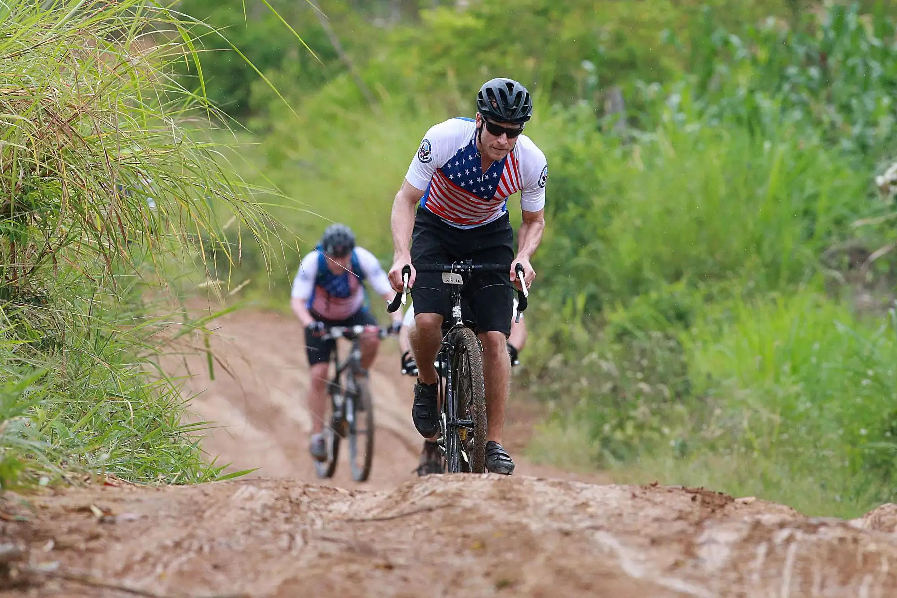 Embajador de los Estados Unidos Krishna R. Urs cumple segundo día de visita en Tarapoto en donde realiza una jornada de dos días recorriendo la ciudad y sus alrededores en bicicleta junto a una comitiva, con el fin de promover el deporte, la vida saludable sin drogas y el uso de bicicleta como medio de transporte alternativo. Foto: ANDINA/Vidal Tarqui