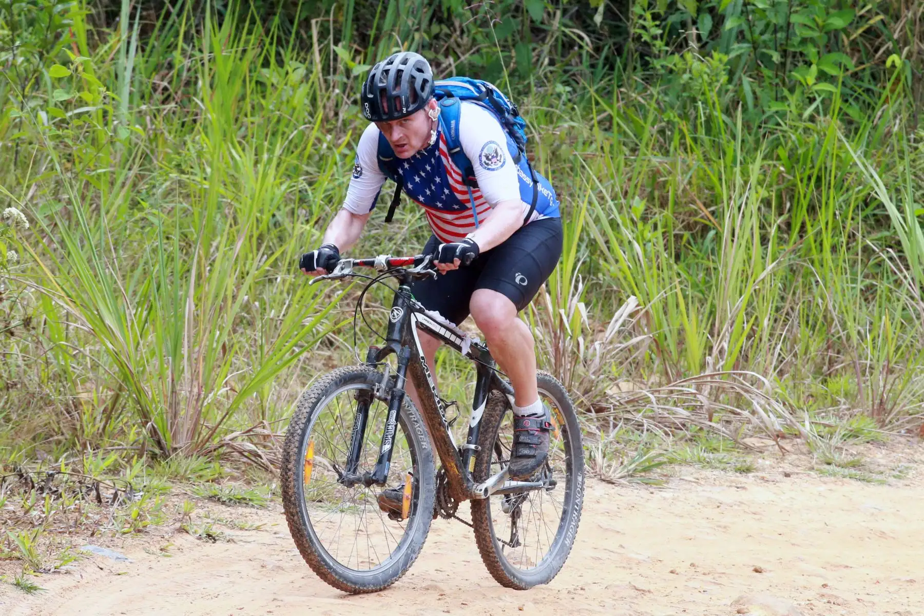 Embajador de los Estados Unidos Krishna R. Urs cumple segundo día de visita en Tarapoto en donde realiza una jornada de dos días recorriendo la ciudad y sus alrededores en bicicleta junto a una comitiva, con el fin de promover el deporte, la vida saludable sin drogas y el uso de bicicleta como medio de transporte alternativo. Foto: ANDINA/Vidal Tarqui