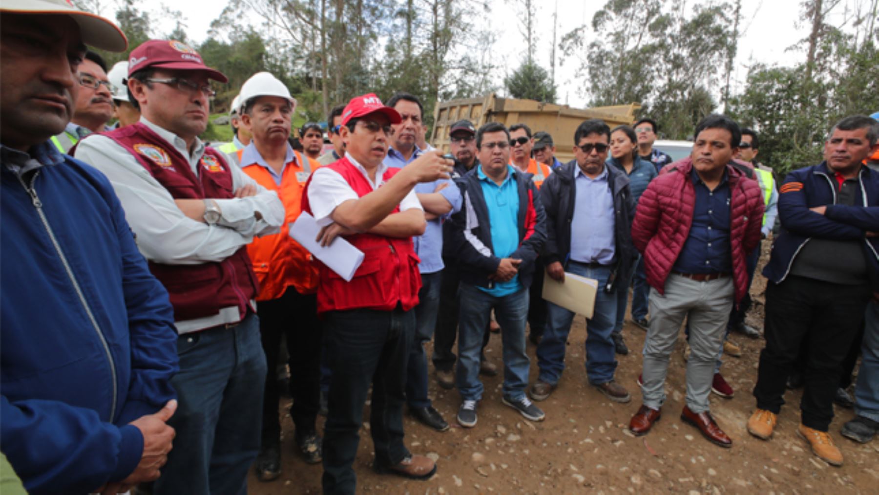 El ministro de Transportes y Comunicaciones, Edmer Trujillo, aseguró que su sector culminará los pagos a los propietarios por la liberación de predios para la construcción de buena parte del tramo II de la carretera Longitudinal de la Sierra, entre San Juan de Chiple y Cochabamba, en la región Cajamarca.