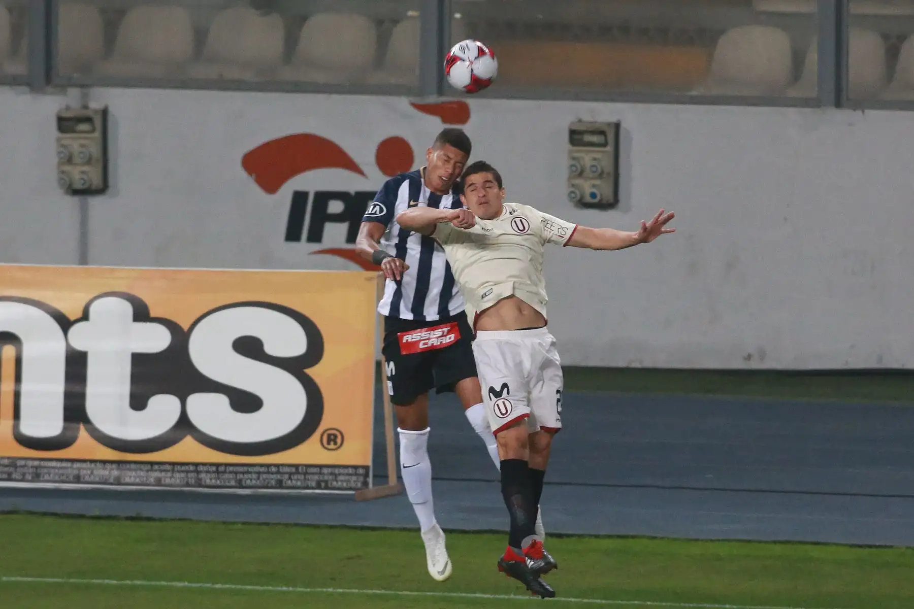 Alianza Lima vence 1-0 a Universitario en el Estadio Nacional. Foto: ANDINA/Jhony Laurente