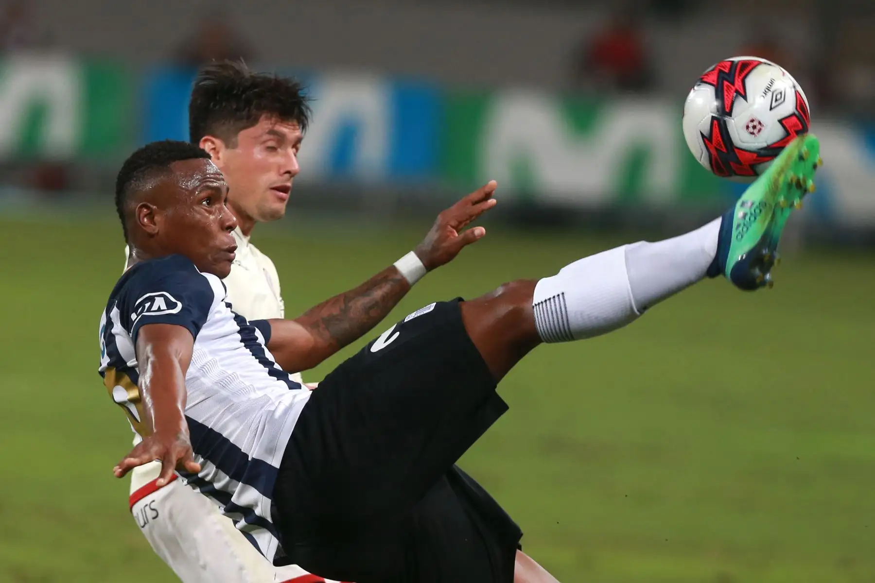 Alianza Lima y Universitario igualan 1-1 en el Estadio Nacional. Foto: ANDINA/Vidal Tarqui