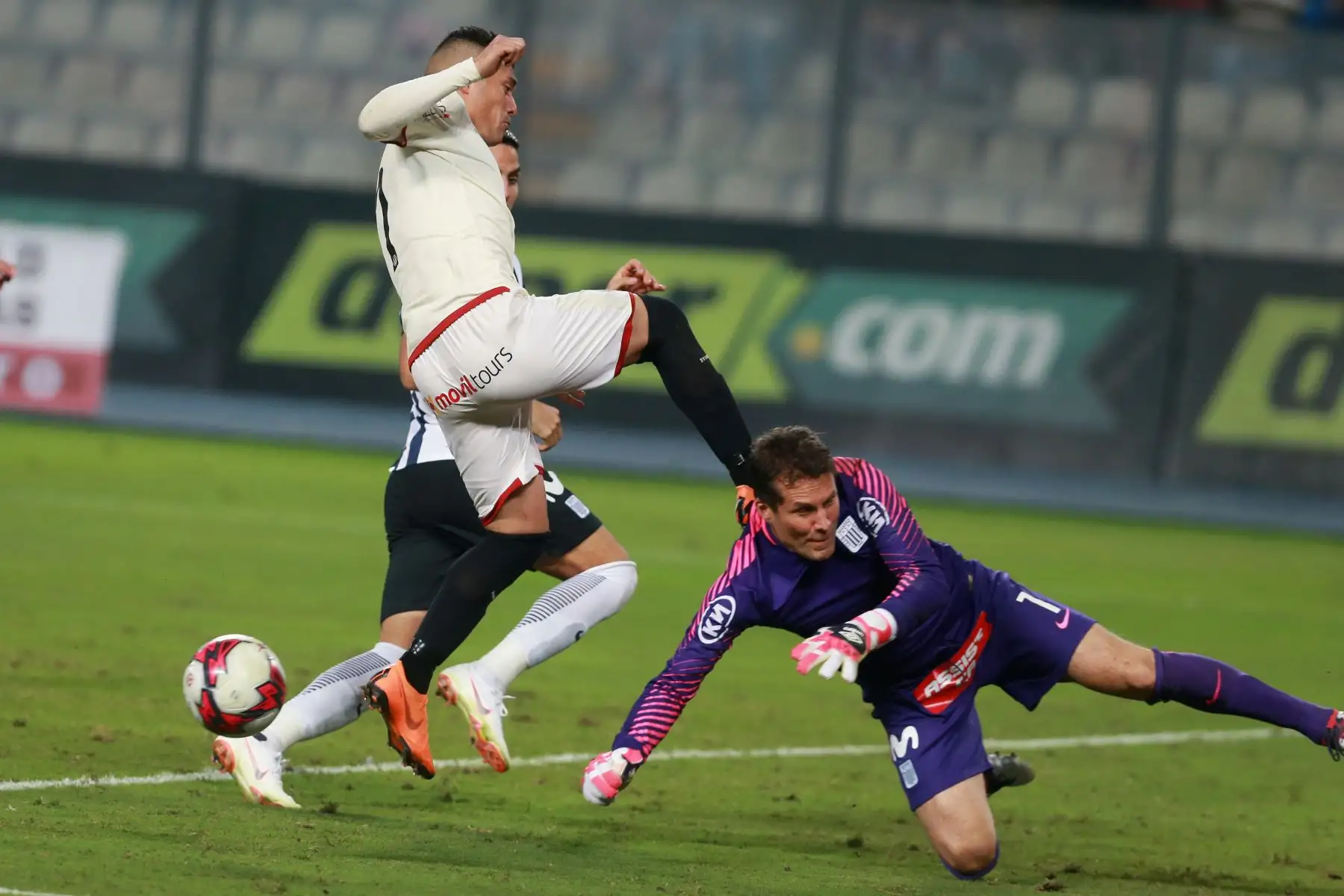 Alianza Lima y Universitario igualan 1-1 en el Estadio Nacional. Foto: ANDINA/Vidal Tarqui