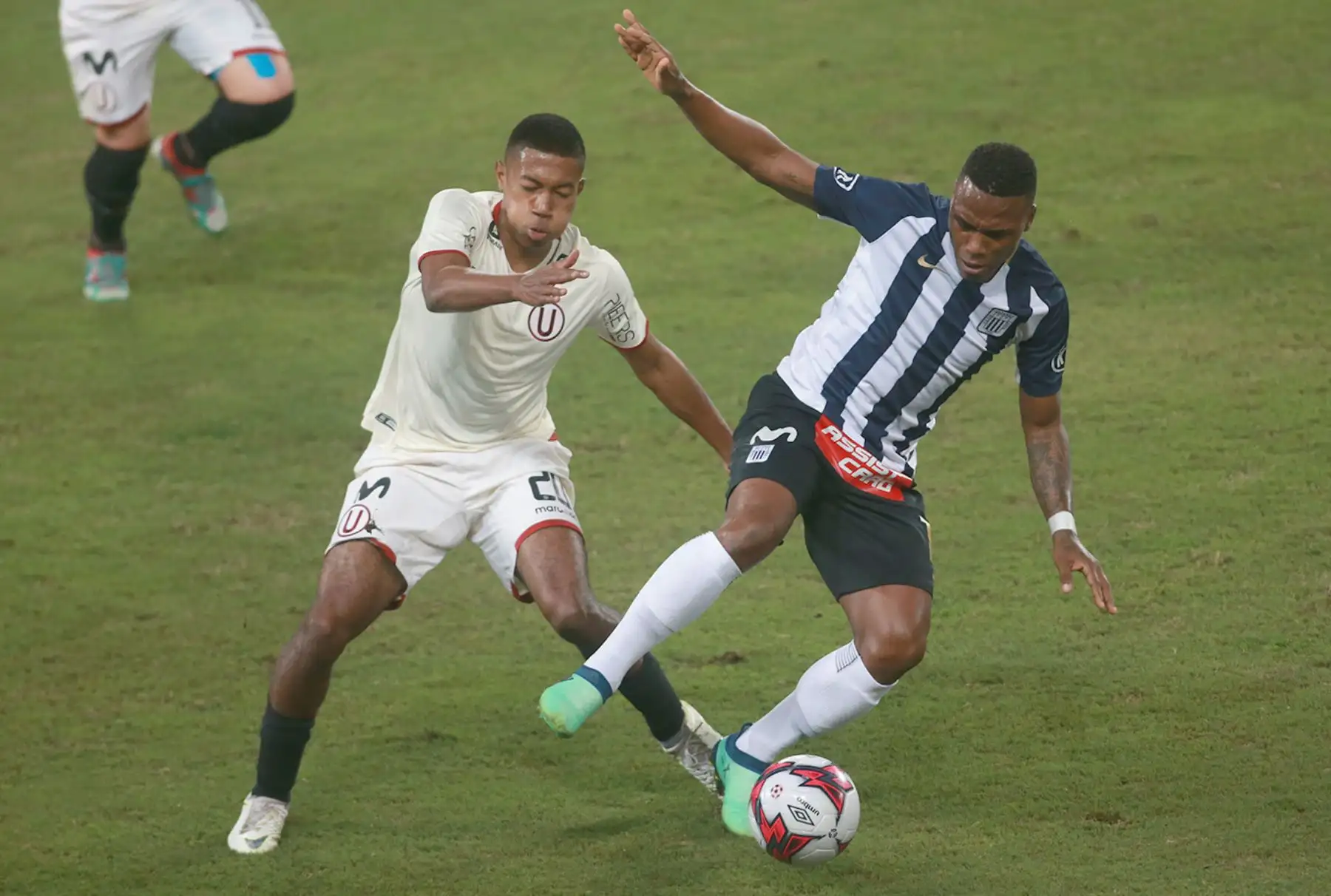 Alianza Lima y Universitario empataron 1-1, en el Estadio Nacional. Foto: ANDINA/Jhony Laurente