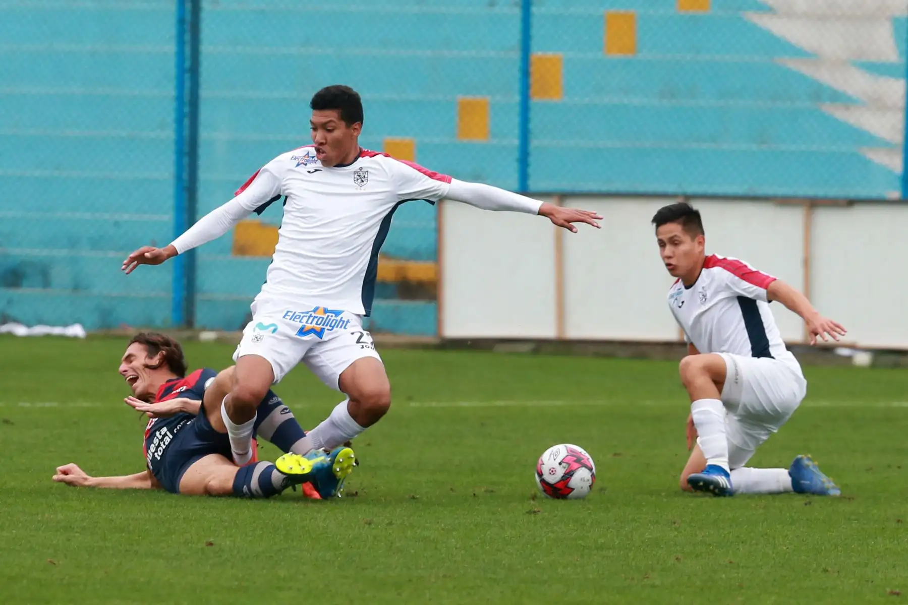 San Martín apabulló 6-1 a  Deportivo Municipal en el estadio Alberto Gallardo por la fecha 12 del Torneo Apertura. Foto: ANDINA/Vidal Tarqui