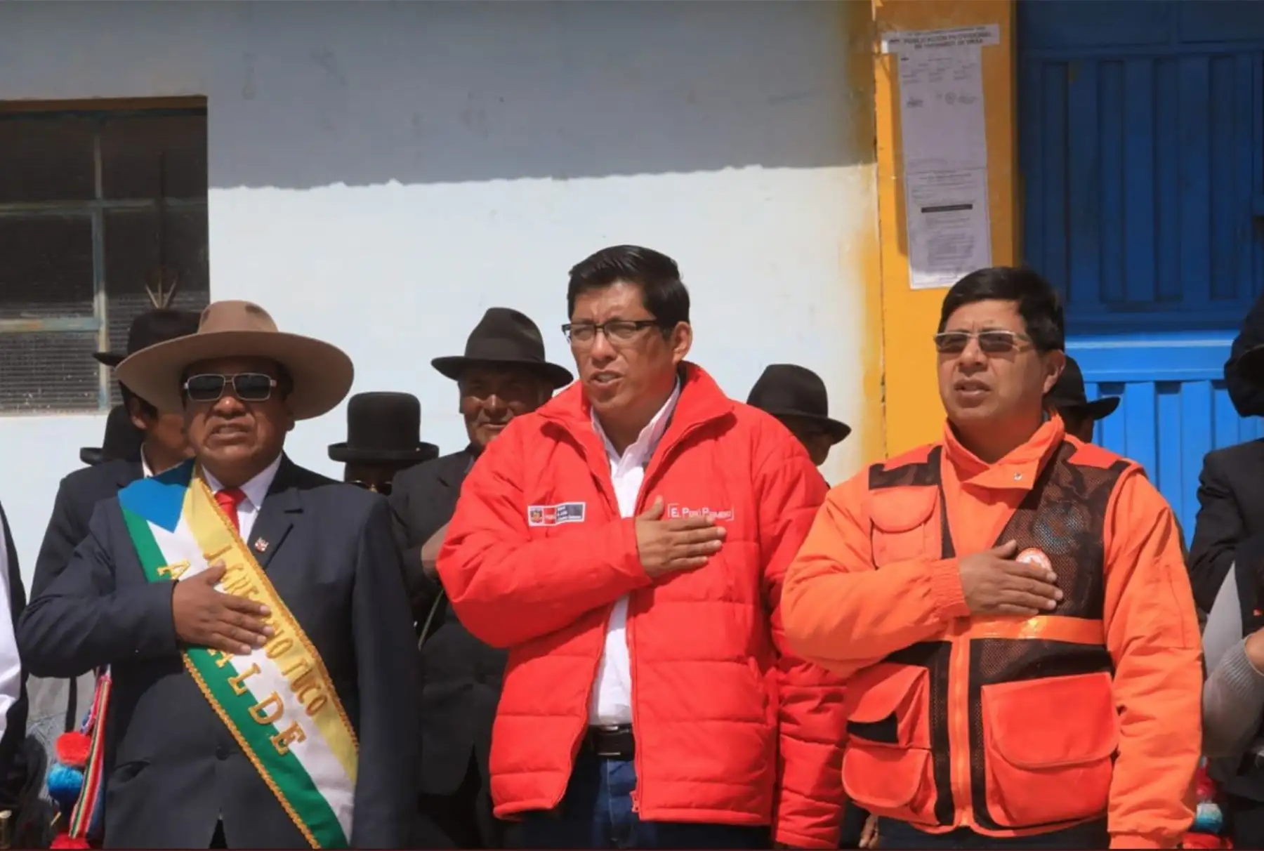 Ministro de Justicia Vicente Zeballos, lideró  acción social que el Gobierno lleva a cabo en el distrito de Capaso (ubicado a casi 5 mil metros de altura) ante las bajas temperaturas.Foto:ANDINA/Minjus