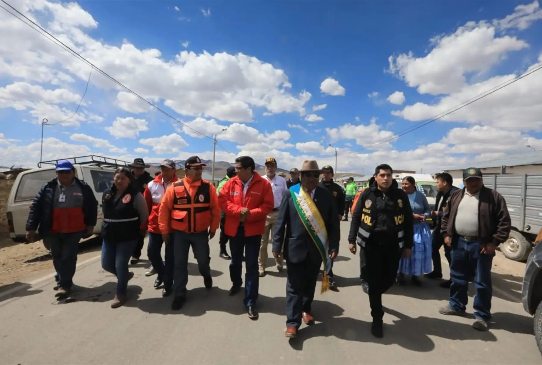 Ministro de Justicia Vicente Zeballos, lideró  acción social que el Gobierno lleva a cabo en el distrito de Capaso (ubicado a casi 5 mil metros de altura) ante las bajas temperaturas.Foto:ANDINA/Minjus