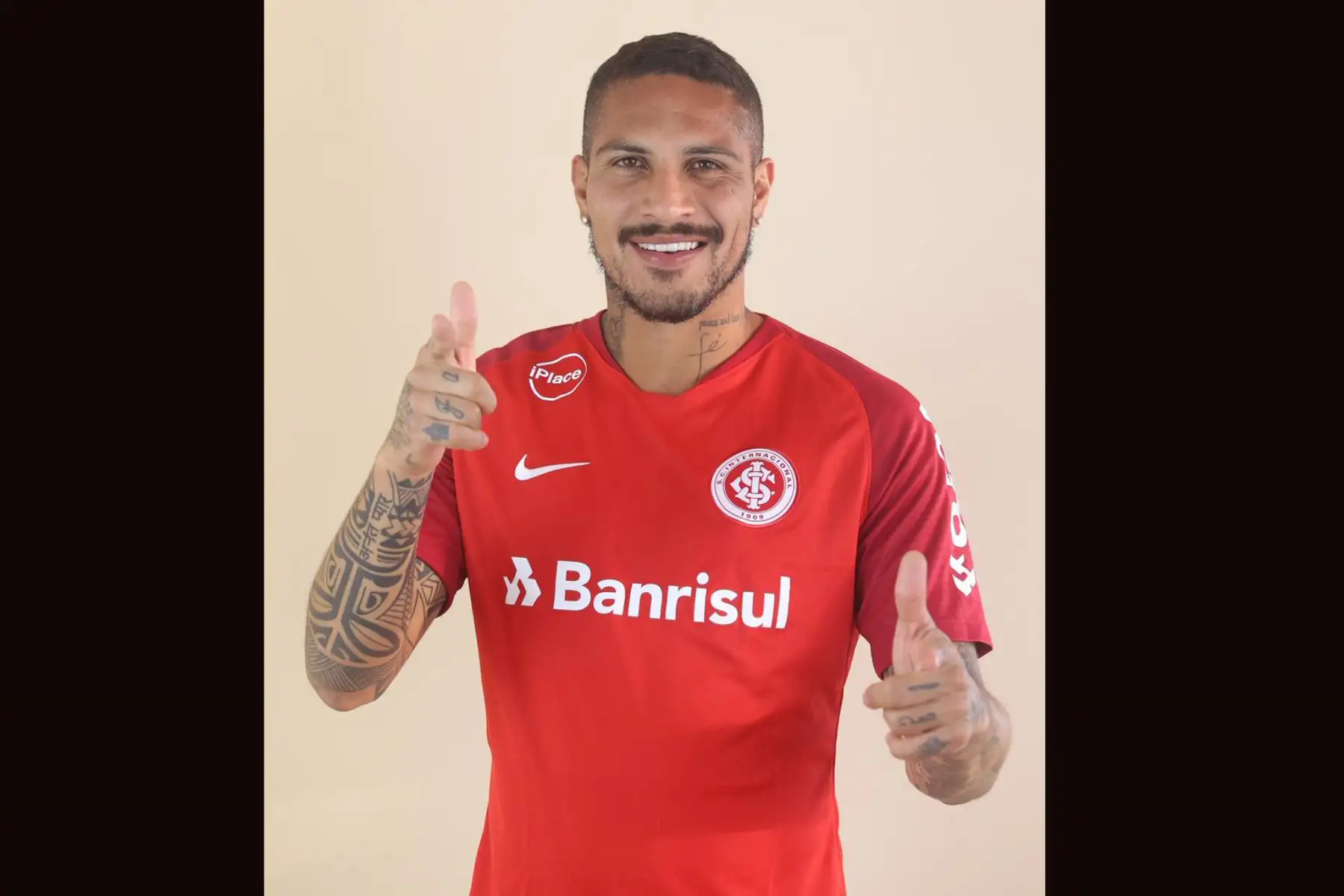 Así luce Paolo Guerrero con su nueva camiseta del Inter De Porto Alegre, que podría debutar la próxima semana ante Paraná por el Brasileirao. Foto: ANDINA/S. C. Internacional