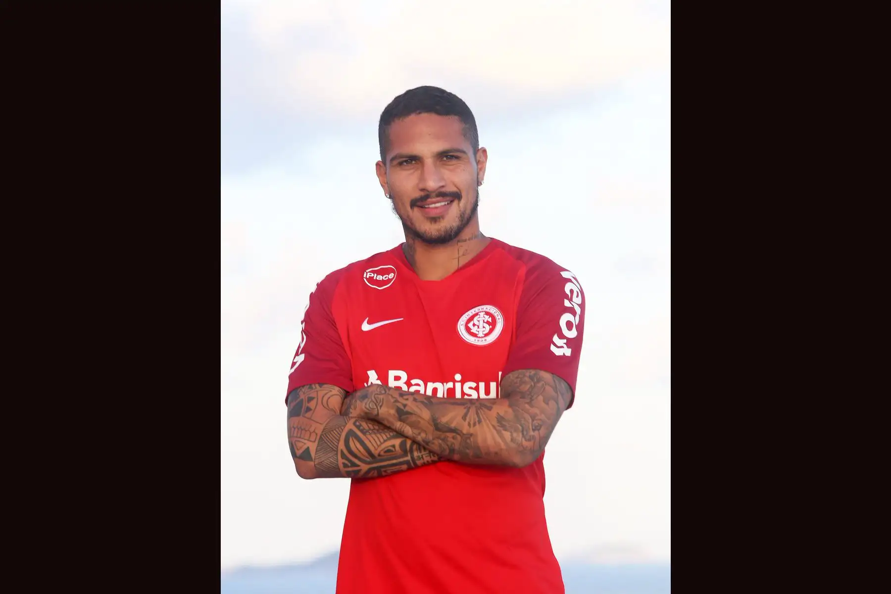 Así luce Paolo Guerrero con su nueva camiseta del Inter De Porto Alegre, que podría debutar la próxima semana ante Paraná por el Brasileirao. Foto: ANDINA/S. C. Internacional