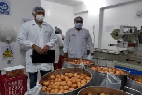 Al reiniciarse hoy las clases, el Programa Nacional de Alimentación Escolar Qali Warma brindó desayunos y almuerzos a un total de 3.8 millones de escolares en todo el territorio nacional, e inspeccionó de manera inopinada las plantas y almacenes de los proveedores.
