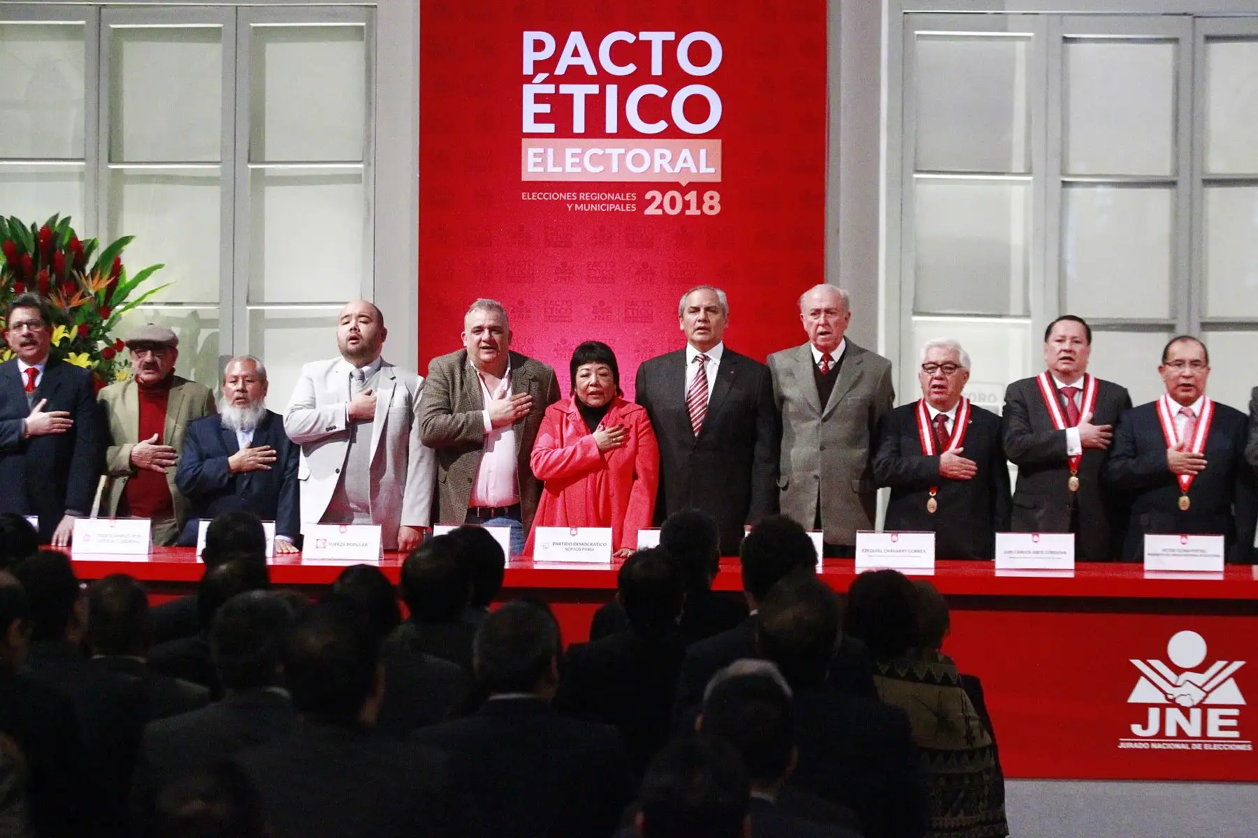 Candidatos a la alcaldía de Lima participan de  la firma del Pacto Ético Electoral 2018 que organiza el Jurado Nacional de Elecciones(JNE). Foto: ANDINA/Eddy Ramos.Foto: ANDINA/Eddy Ramos