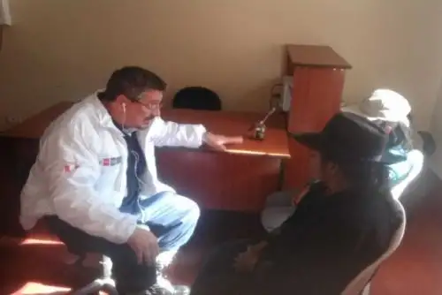 El Ministerio de Desarrollo e Inclusión Social (Midis), a través del Tambo Ccasana Corculla del Programa Nacional PAIS, brinda apoyo a las brigadas de la Dirección Regional de Salud (Diresa) Ayacucho) y Ministerio de Salud que atienden a los familiares de la población afectada por intoxicación masiva en dicha región, ocurrida el pasado 6 de agosto.