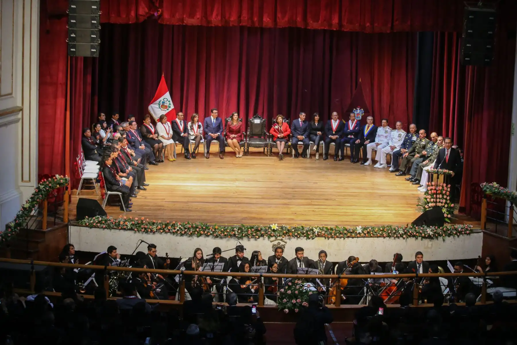 Presidente de la República, Martin Vizcarra, participó en sesión solemne por los 478 aniversario de Arequipa. Foto: ANDINA/Prensa Presidencia