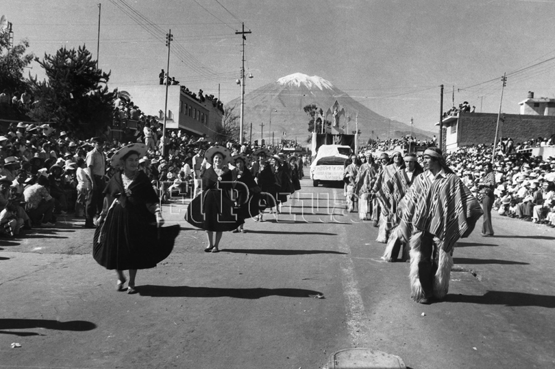 Festidanza por el aniversario de Arequipa (1975).  Foto: Archivo Histórico de EL PERUANO.