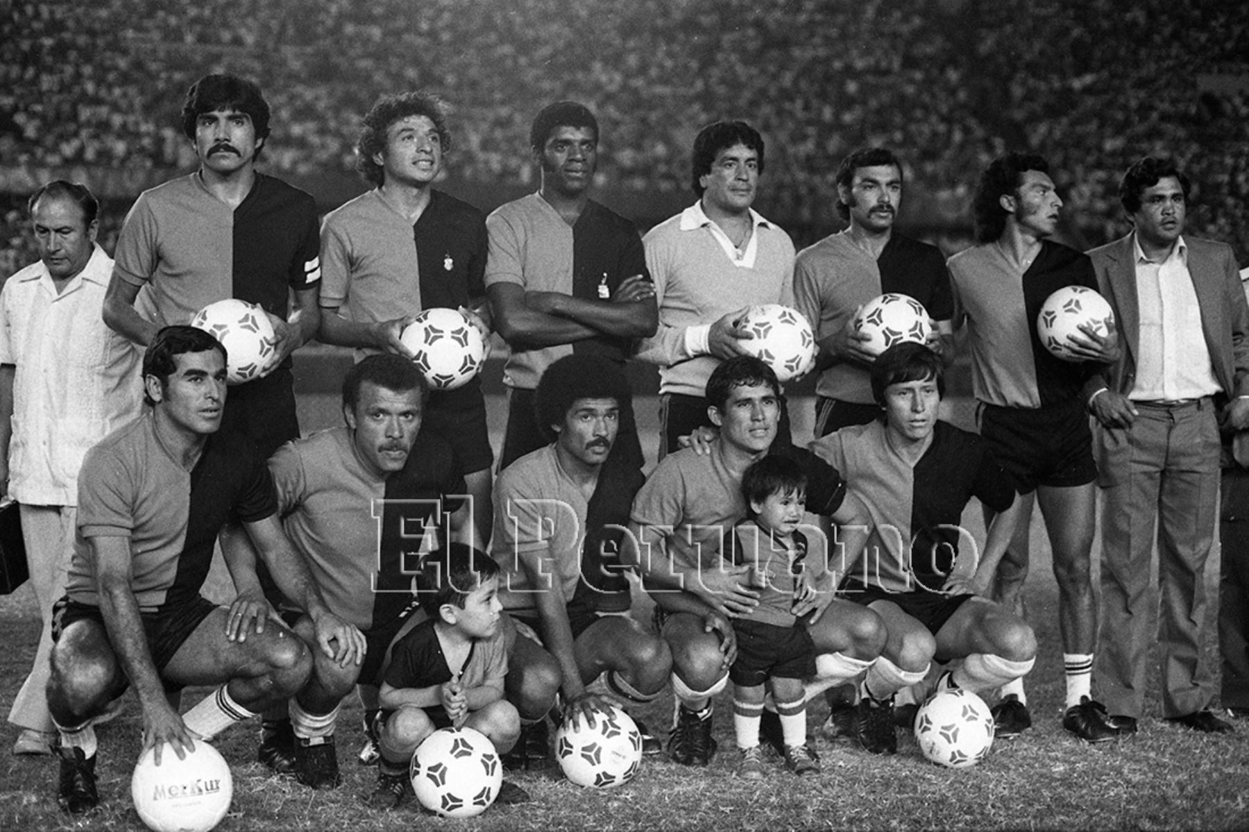 Formación del FBC Melgar que se coronó campeón nacional 1981.  Foto: Archivo Histórico de EL PERUANO.