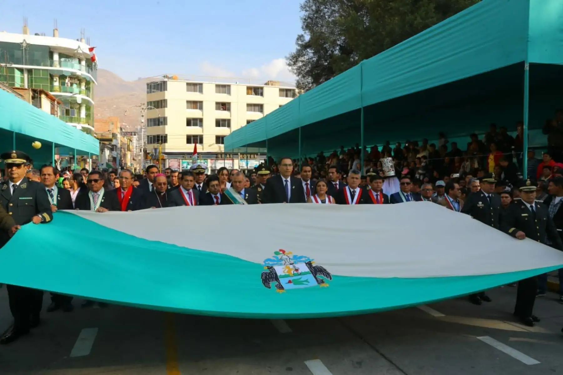 Jefe del Estado, Martín Vizcarra, preside la ceremonia  por el 479 aniversario de la fundación española de la  ciudad de Huánuco. Foto: ANDINA/Prensa Presidencia