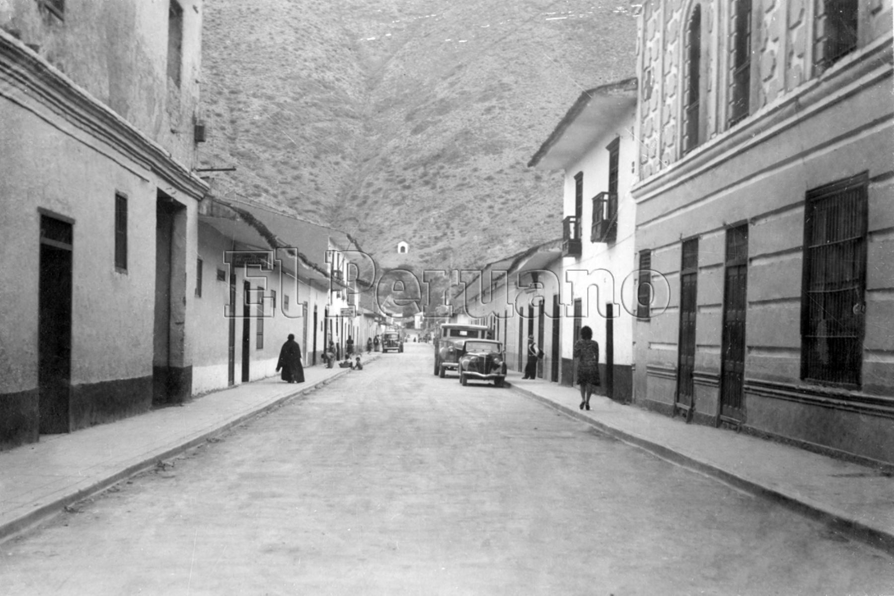 Calle pavimentada y asfaltada de Huánuco (década 50). Foto: Archivo Histórico de EL PERUANO.