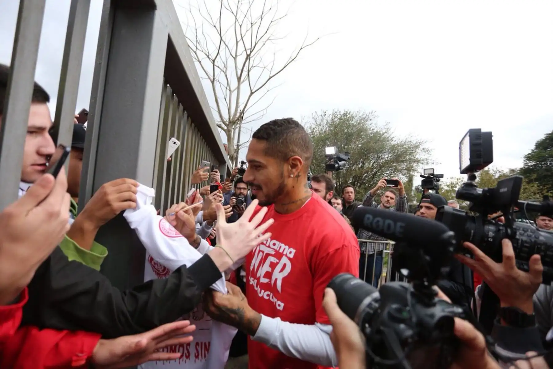 Paolo Guerrero en Internacional: así fue su primer contacto con la hinchada de Porto Alegre. Foto: ANDINA/Sport Club Internacional