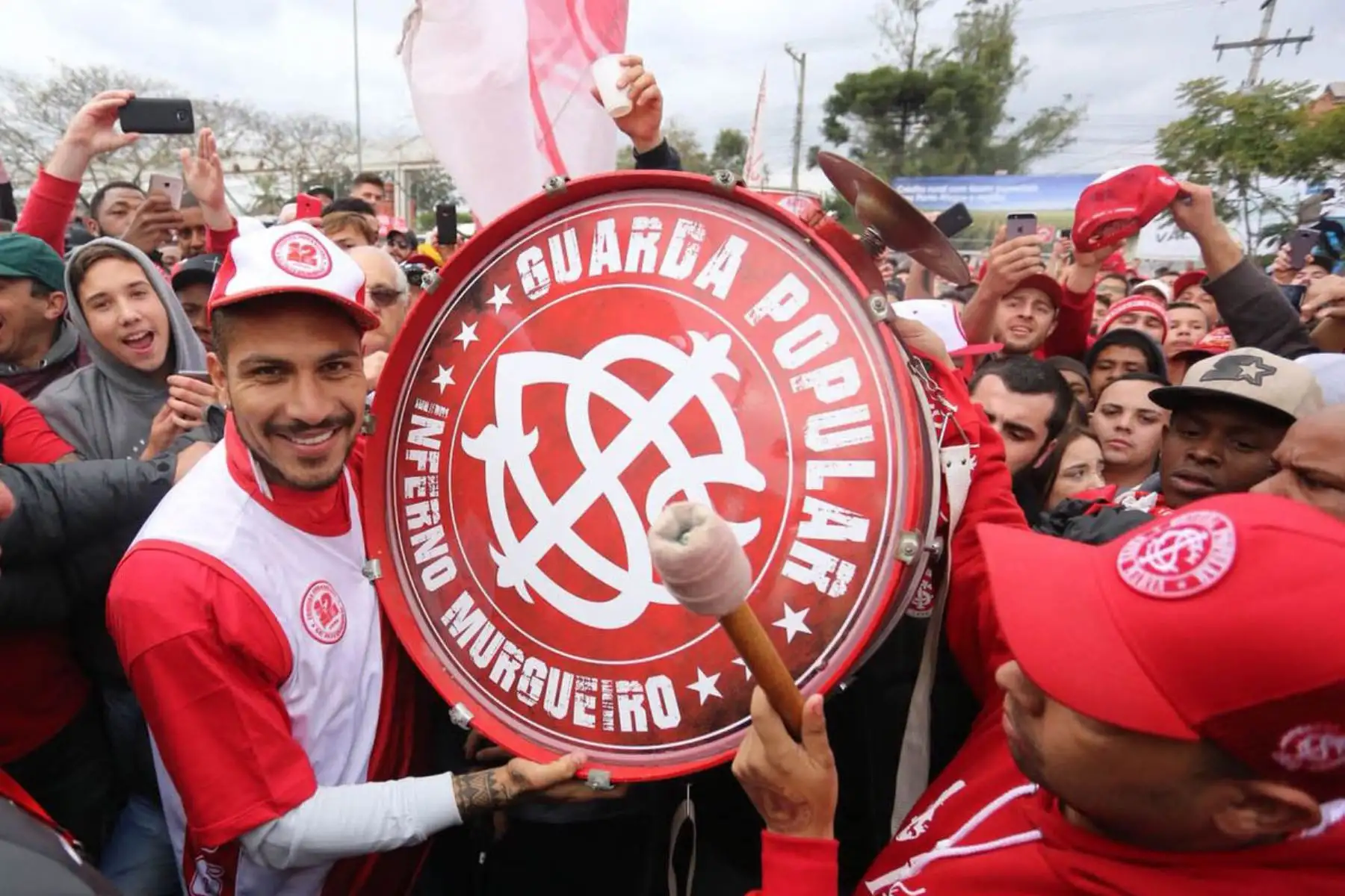 Paolo Guerrero en Internacional: así fue su primer contacto con la hinchada de Porto Alegre. Foto: ANDINA/Sport Club Internacional