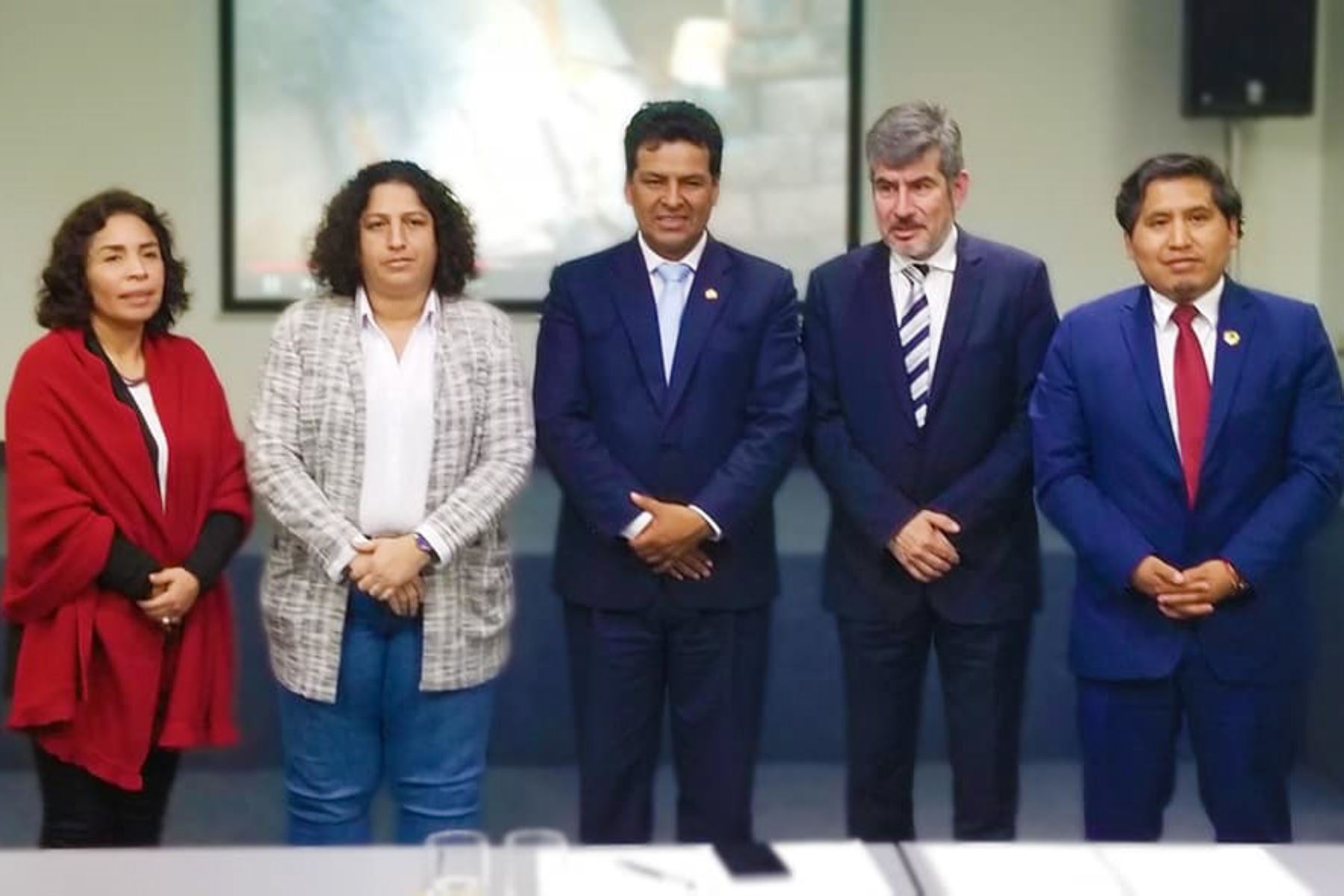 Ministros y autoridades cusqueñas evalúan el problema del sistema ferroviario en Cusco. ANDINA