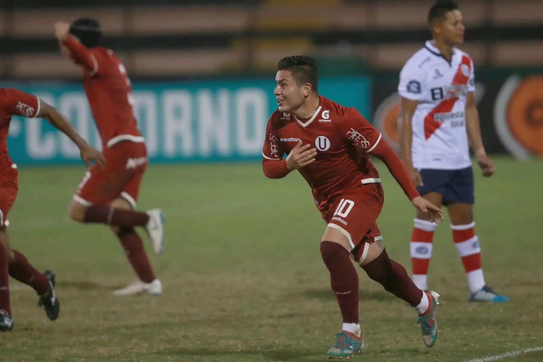 Universitario de Deportes gano a  Deportivo Municipal 2- 0, en el estadio Miguel Grau  del Callao. Foto: ANDINA/Jhony Laurente