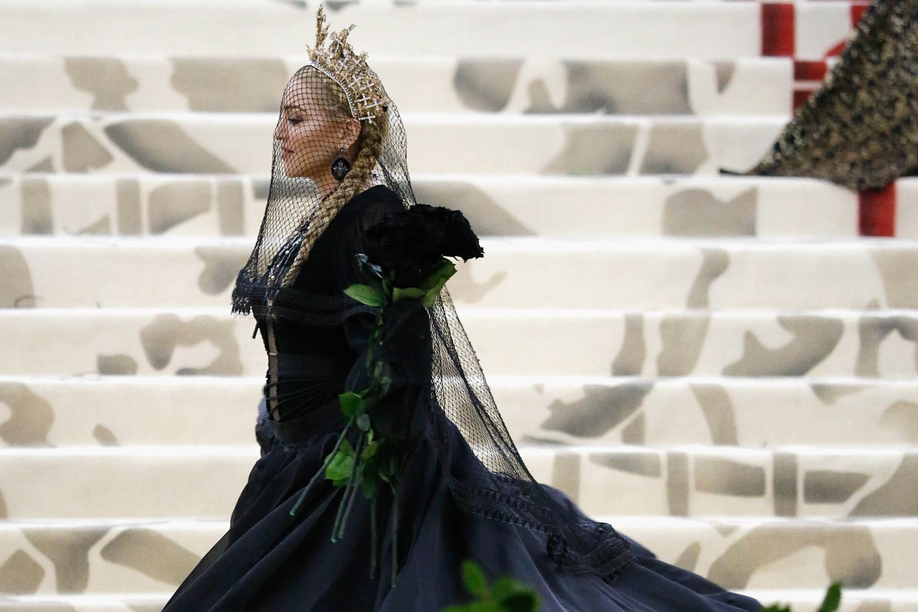 Madonna asiste a Heavenly Bodies: Fashion & The Catholic Imagination Costume Institute Gala en el Museo Metropolitano de Arte el 7 de mayo de 2018 en la ciudad de Nueva York. AFP