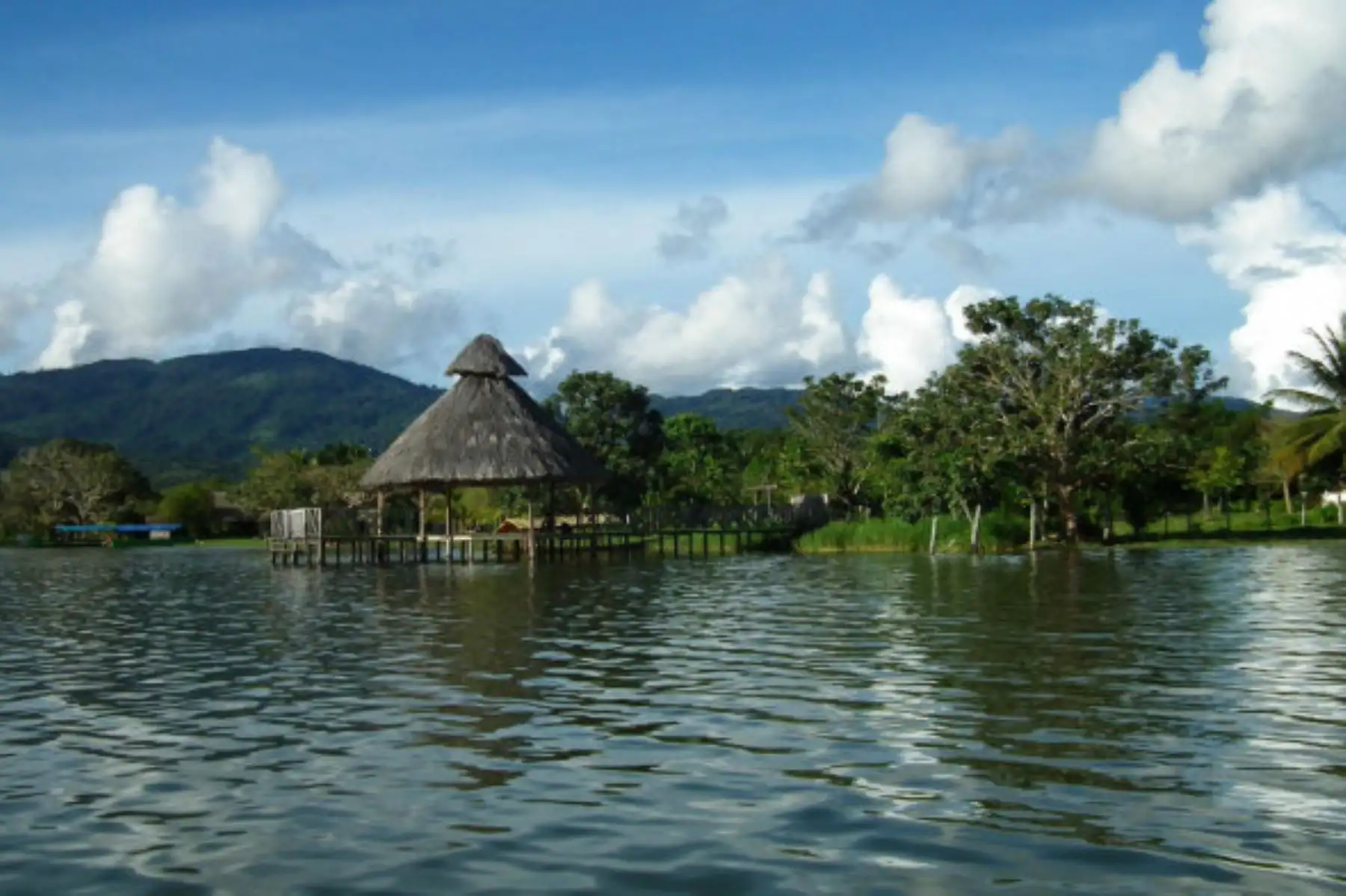 La laguna Sauce, conocida como laguna Azul, es el principal atractivo turístico de la región San Martín. Foto: INTERNET/Medios