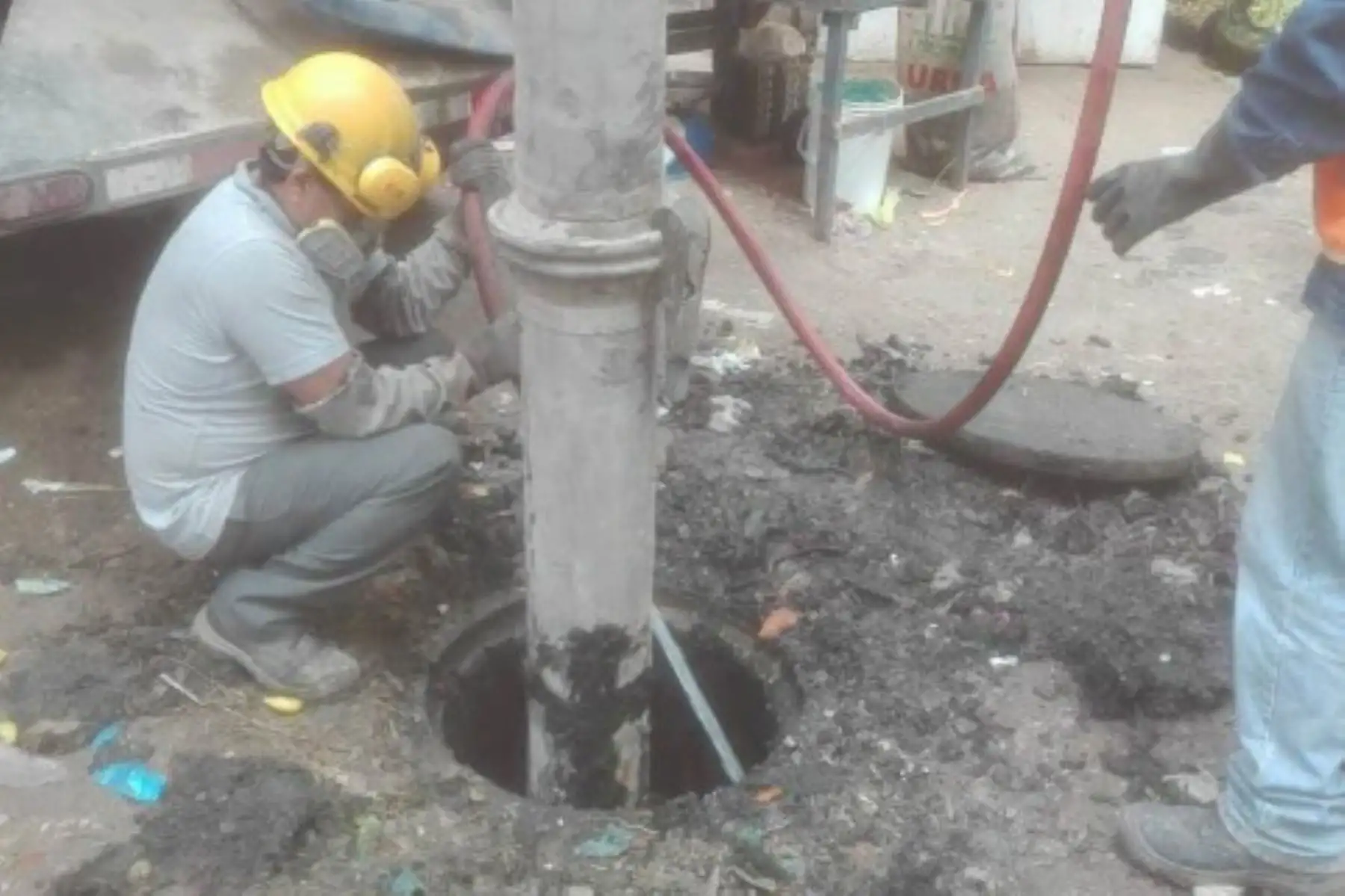 La Operación Alcantarillado es un programa que, con 25 hidrojets y 10 camiones cisterna en total, realizará el mantenimiento preventivo de más del 10% de las redes de alcantarillado del país.
