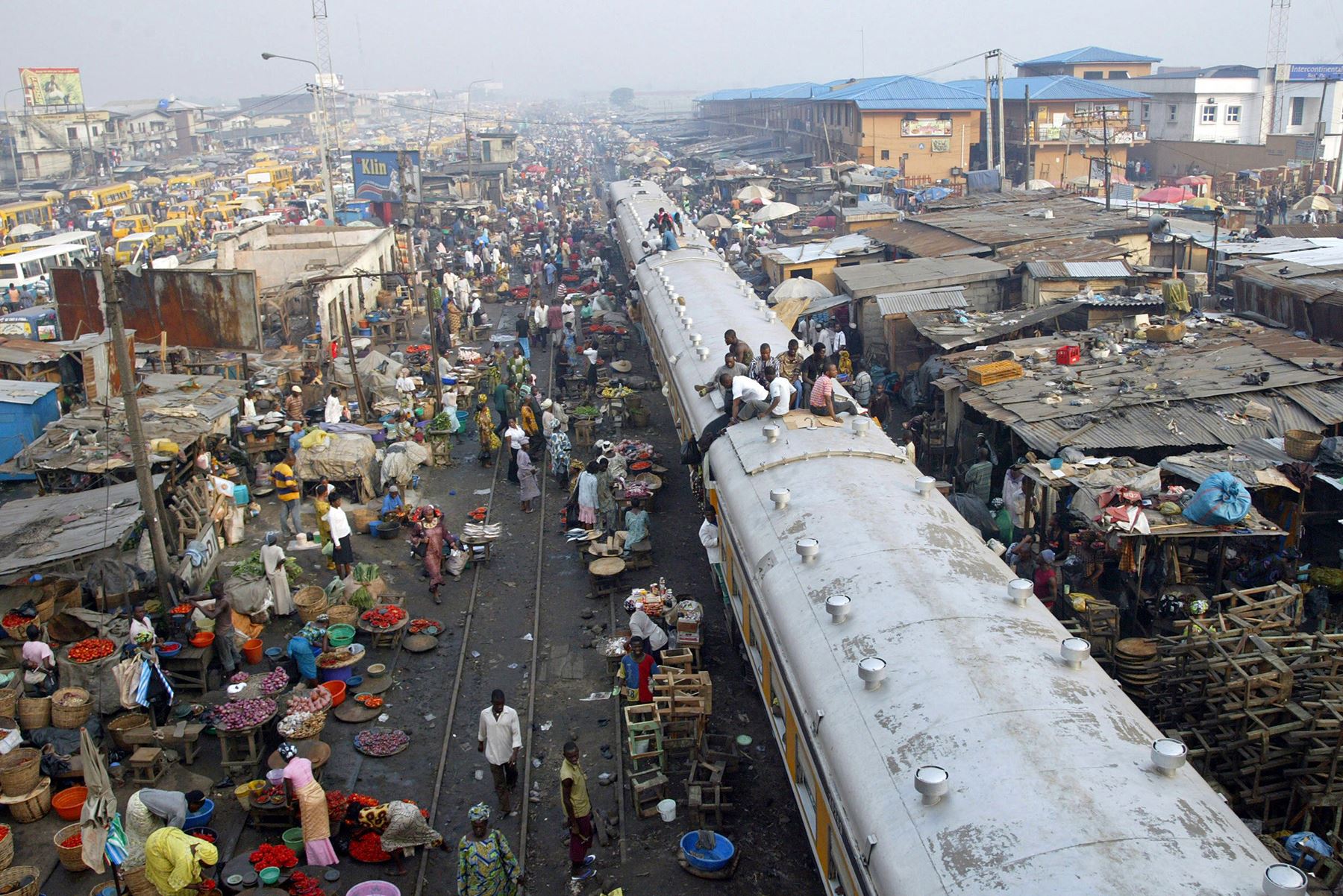 Lagos. La ex capital de Nigeria tiene una población de 13 millones de habitantes. Es la ciudad más poblada de ese país y la segunda de África, por detrás de El Cairo (Egipto), y la segunda de mayor crecimiento demográfico del continente africano. Se estima que al 2100 tendrá 88 millones de habitantes. Foto: AFP