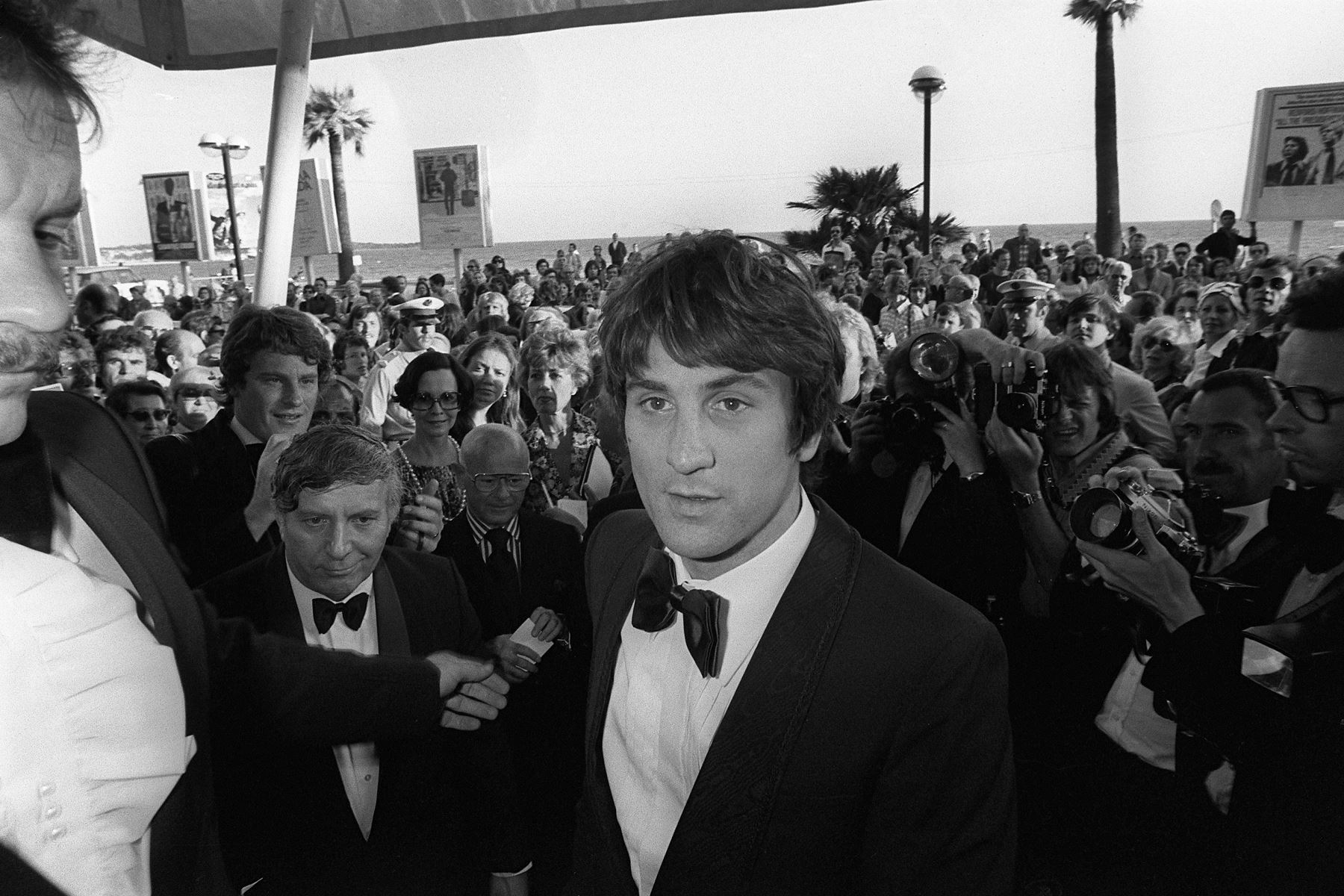 El actor estadounidense Robert de Niro, protagonista de la película de Martin Scorsese "Taxi Driver", aparece en el 30 ° Festival de Cannes el 20 de mayo de 1976. / AFP