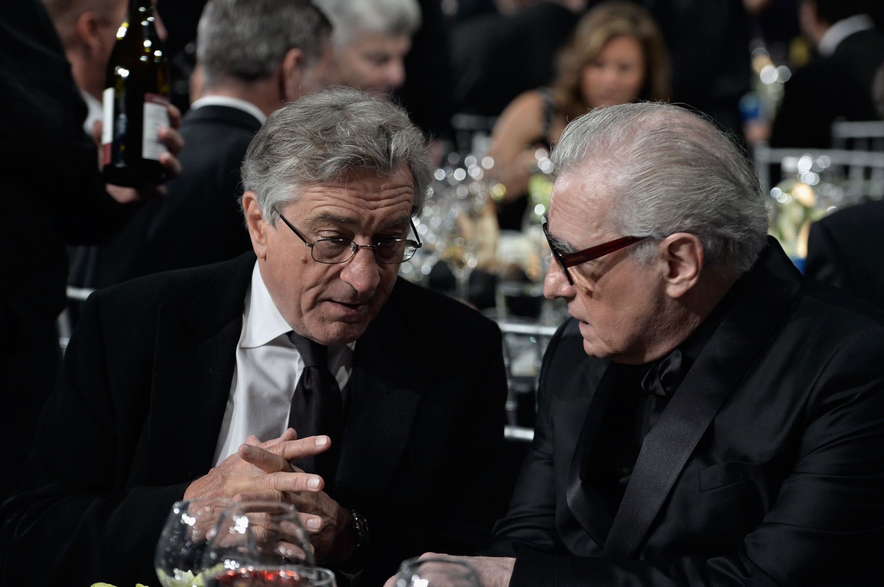 HOLLYWOOD, CA - 06 de junio: El actor Robert De Niro (L) y el director Martin Scorsese asisten al 41º Premio AFI Life Achievement en honor a Mel Brooks en el Dolby Theatre el 6 de junio de 2013 en Hollywood, California. AFP