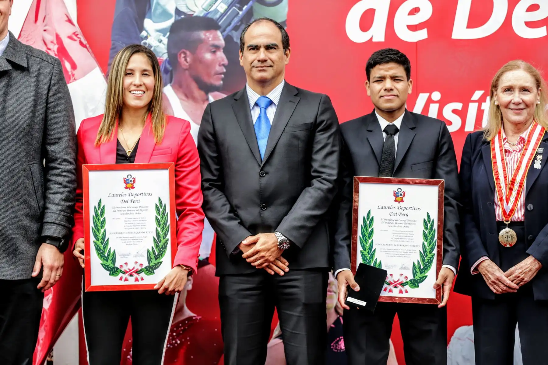 Entrega de los Laureles Deportivos a Alexandra Grande y a Jesús Altamirano en el Estadio Nacional de Lima. Foto: ANDINA/Luis Iparraguirre
