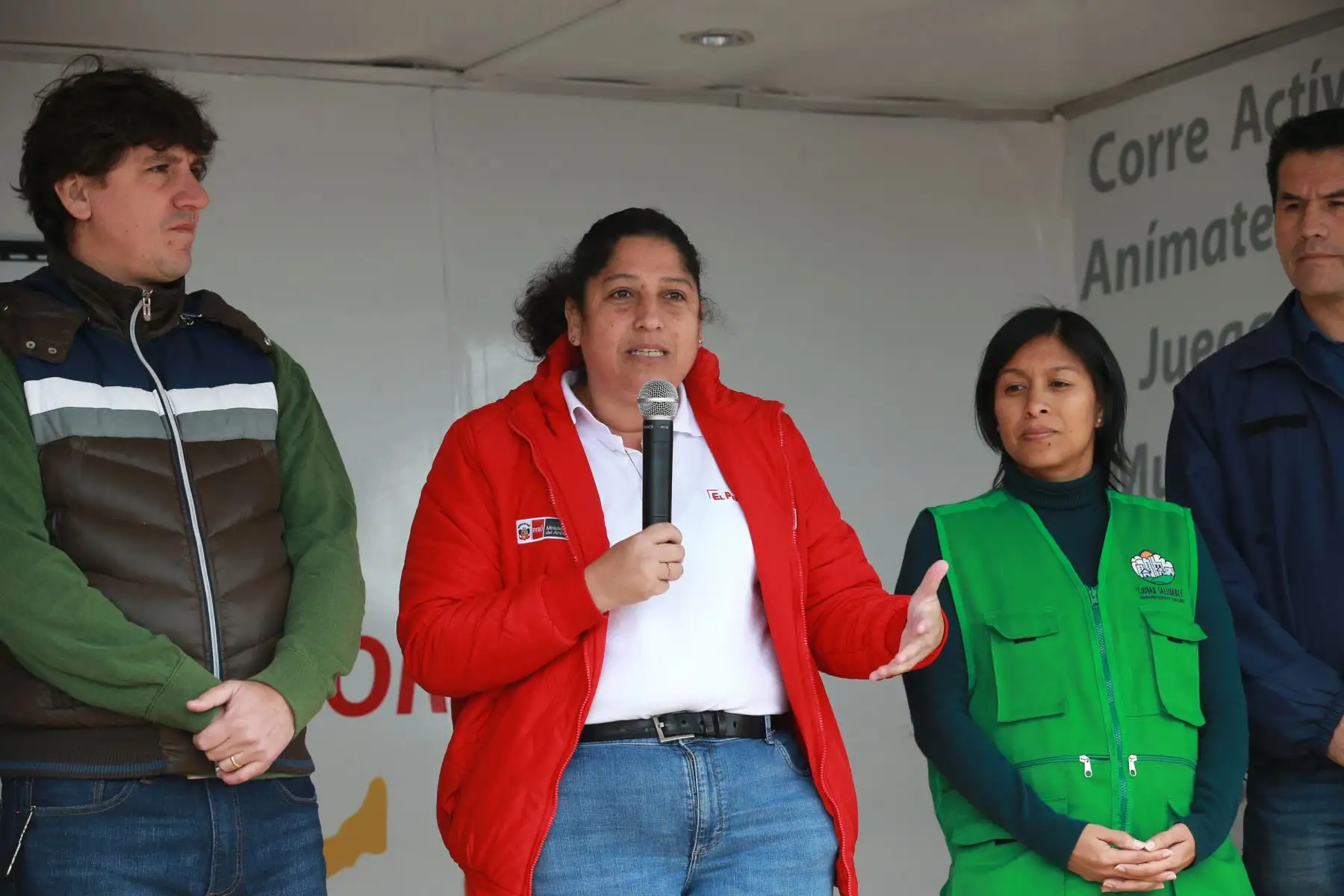 Ministra Fabiola Muñoz, inicio  la campaña ECO IPD por el cuidado del medio ambiente,con la limpieza de la playa Yuyos en la Costa Verde.Foto: ANDINA/Norman Córdova