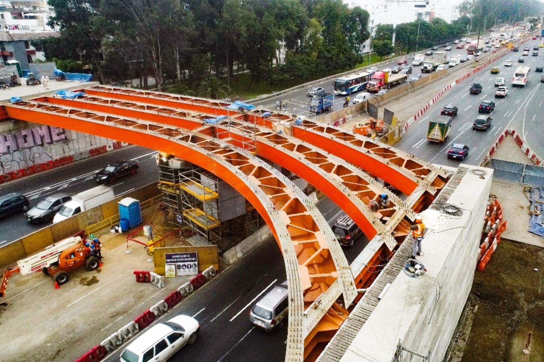 Este lunes se inicia construcción del puente de vigas en el intercambio vial El Derby. Foto: ANDINA/Difusión.