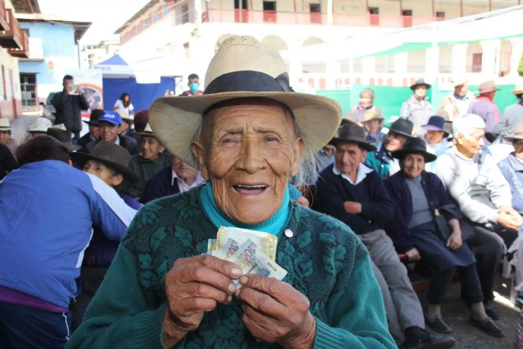 El Programa Nacional de Asistencia Solidaria-Pensión 65, del Ministerio de Desarrollo e Inclusión Social (Midis), iniciará este lunes 20 de agosto el pago a sus 540,000 usuarios y usuarias en los 1,874 distritos de todo el país, según el padrón correspondiente a julio-agosto del 2018.