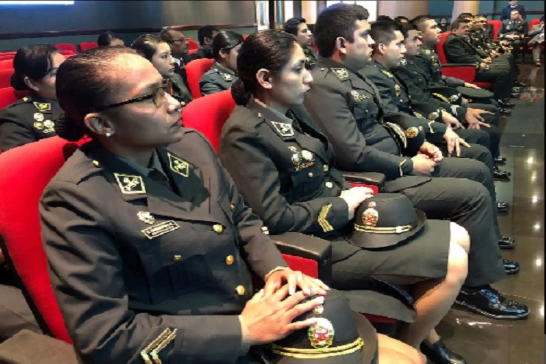 Alrededor de 50 efectivos policiales de Tumbes, Piura, San Martín y Lima, entre otras regiones, iniciaron el I Curso de Especialización en la Investigación del Delito de Trata de Personas en el Marco del Nuevo Código Procesal Penal. Foto: Mininter.