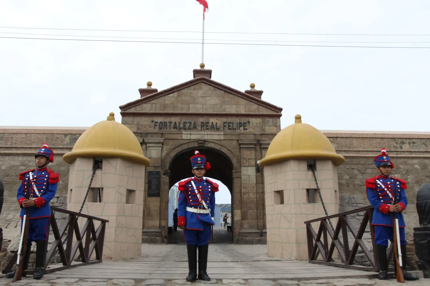 Un paso obligado es la Fortaleza del Real Felipe, construida para proteger a la ciudad ante eventuales ataques piratas. Foto: difusión.