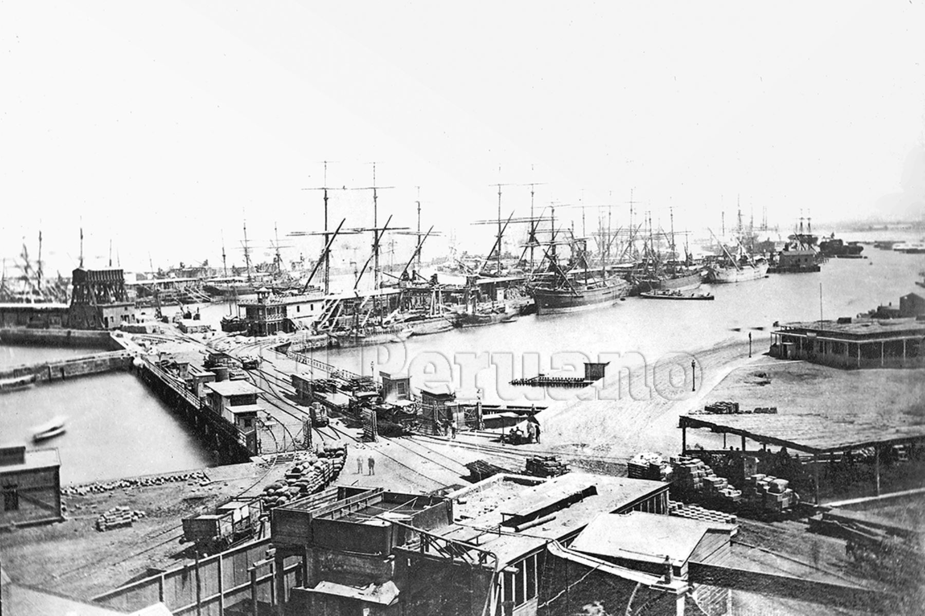 Callao - 1860 / Vista panorámica del muelle Dársena del Callao. Foto: Archivo Histórico