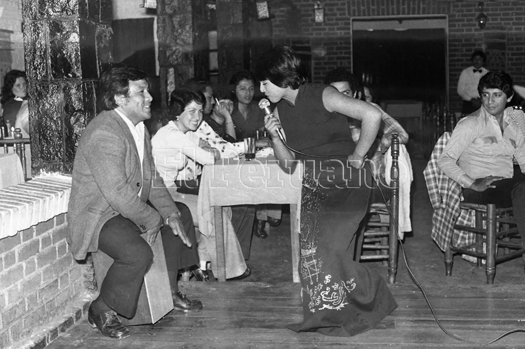 La cantante Lucía de la Cruz en la peña criolla "La Palizada" (1978). Foto: Archivo Histórico de EL PERUANO / José Risco