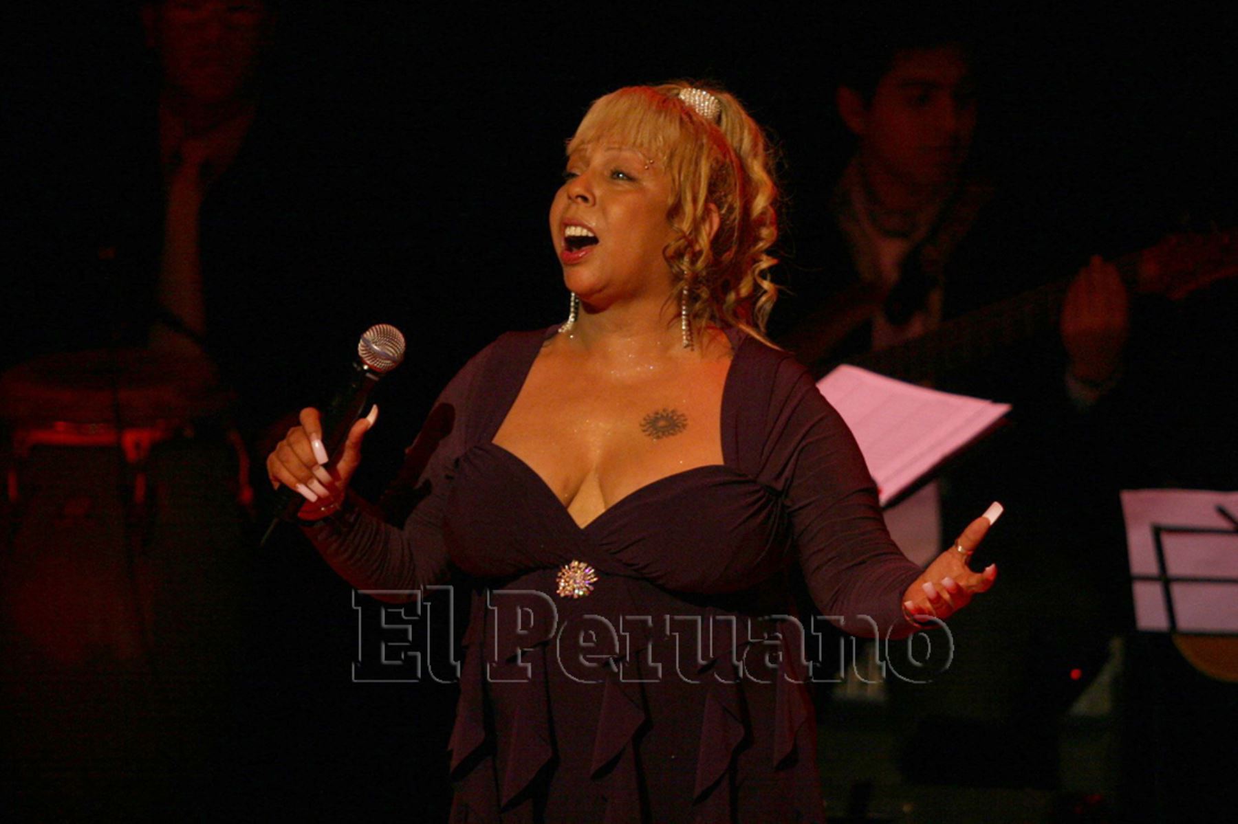 Lucía de la Cruz en concierto (2009).  Diario Oficial EL PERUANO / Vidal Tarqui