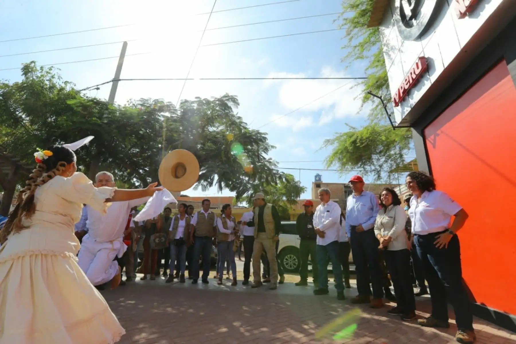 El jefe de Estado, Martín Vizcarra ,arribó a la región Piura, donde inaugurará la señal de Televisión Digital Terrestre que funcionará en seis ciudades del país: Piura, Chiclayo, Trujillo, Huancayo, Arequipa y Cusco.Foto: ANDINA/Prensa Presidencia