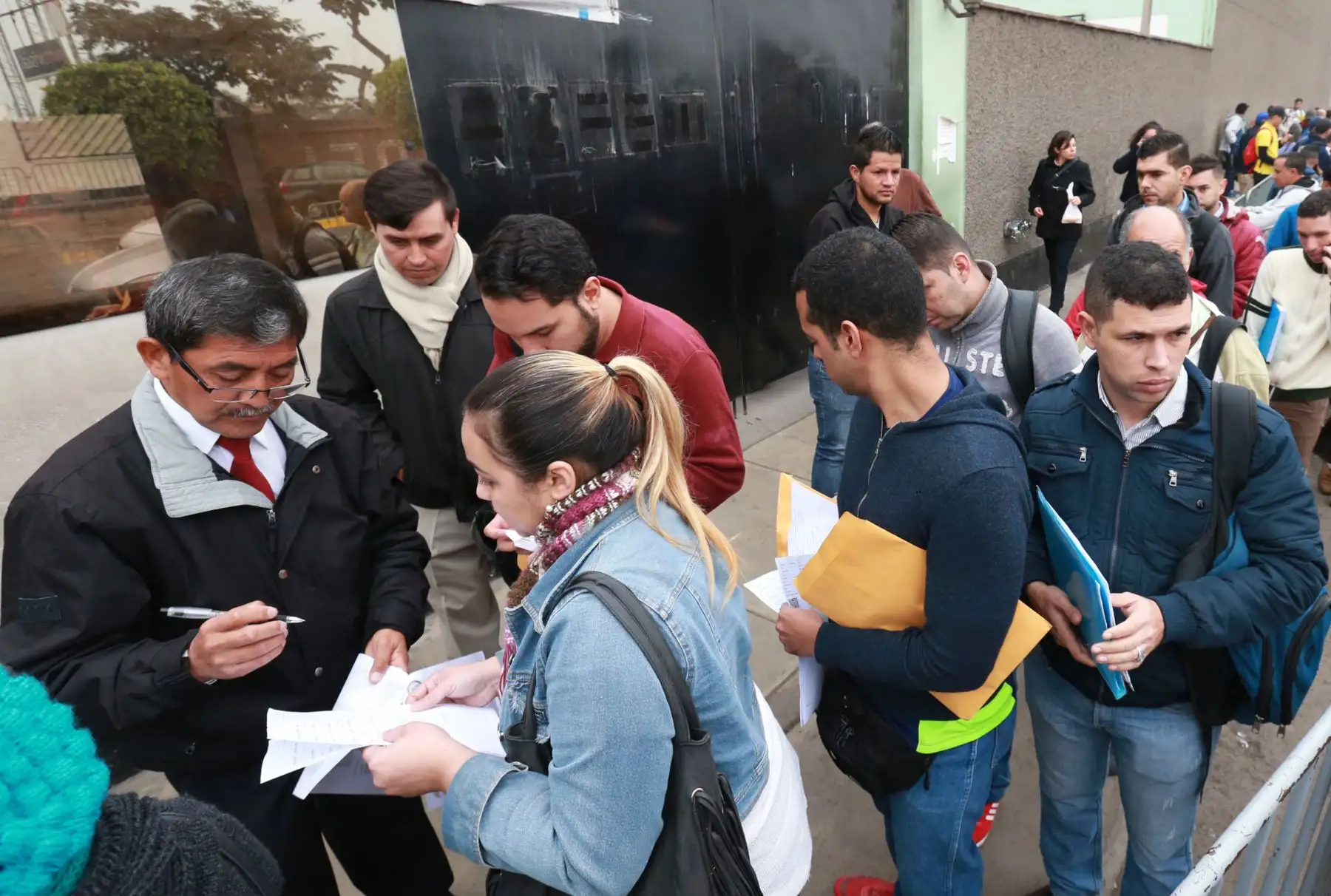 “Ninguna autoridad migratoria de algún país atiende las 24 horas para regularizar a los migrantes; nadie puede objetar la solidaridad del Perú con ellos”. Foto: ANDINA/Norman Córdova.