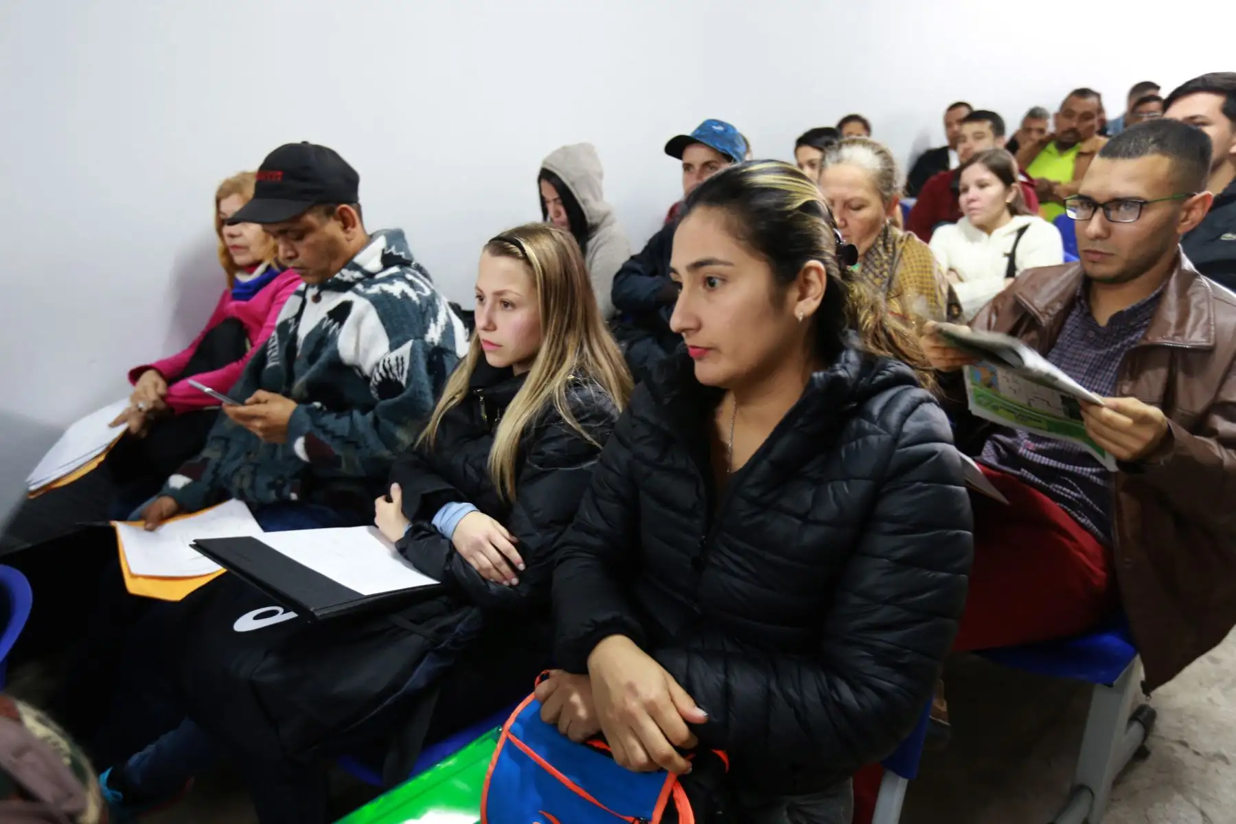En las oficinas del Interpol fueron atendidos venezolanos, en Surco, para que se les dé el acceso a poder tramitar los antecedentes .Foto: ANDINA/Norman Córdova