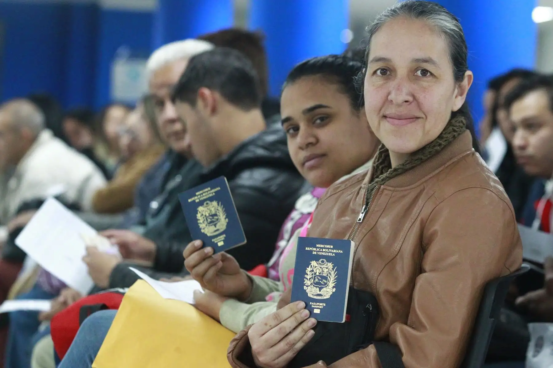 Ciudadanos venezolanos realizan trámites en las oficinas de Migraciones para regularizar el (PPT) Permiso Temporal de permanencia. Foto: ANDINA/Eddy Ramos