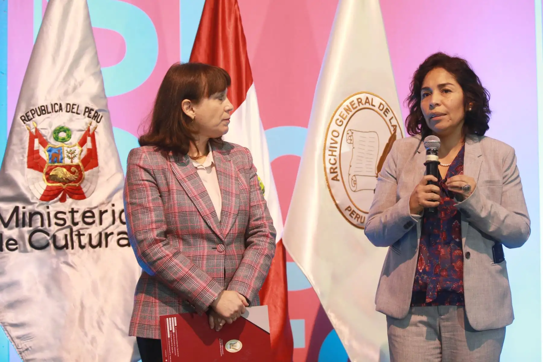 Ministra de Cultura Patricia Balbuena inaguró Exposición sobre las Mujeres inmigrantes en los años 1920-1929, en el museo de la nación. Foto: ANDINA/Jhony Laurente
